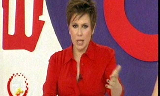 VIDEO: Κ.ΚΑΡΑΒΑΤΟΥ: Η πρώτη της τηλεοπτική live εμφάνιση - Φωτογραφία 1