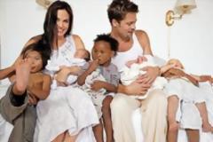 Η Angelina χάνει ένα από τα παιδιά της! [φωτο]