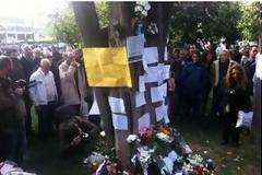 Πλήθος κόσμου στο Σύνταγμα..στο σημείο που αυτοκτόνησε ο ηλικιωμένος συνταξιούχος...(Δείτε φωτος)