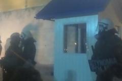 Live : Χημικά στο Σύνταγμα – Κατάρες του λαού στους ΜΑΤατζήδες