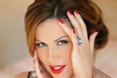 Δείτε τη Μανωλίδου με την 14χρονη όμορφη κόρη της για ψώνια ( Photos )