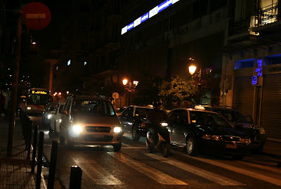 Αναγνώστης κάνει καταγγελία για παράνομη στάθμευση ταξί σε δρόμο της Θεσσαλονίκης - Φωτογραφία 4