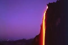 Εντυπωσιακός καταρράκτης φωτιάς