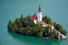 Το μοναδικό νησί της Σλοβενίας είναι σε λίμνη!