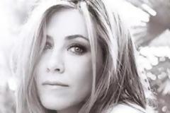 Jennifer Aniston: «Είμαι εθισμένη στο “πορνό” του… laser!»