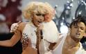 VIDEO: Αποκτήστε τους κοιλιακούς της Lady GaGa