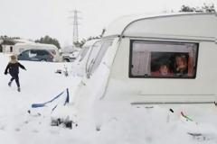 ΔΕΙΤΕ: Ανοιξιάτικα χιόνια στη Βρετανία