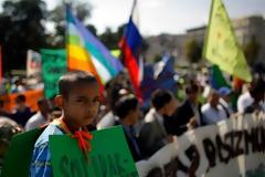 Η Διεθνής Αμνηστία για τις συνθήκες διαβίωσης των Ρομά