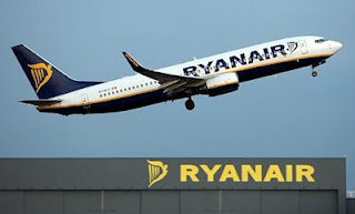 Πανικός για 134 επιβάτες της Ryanair στα 20 χιλ. πόδια - 10 επιβάτες τραυματίστηκαν - Φωτογραφία 1