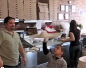 VIDEO: Ο 7χρονος μαέστρος της πίτσας!!! - Φωτογραφία 1