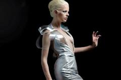 Το φόρεμα που γίνεται διάφανο όταν η γυναίκα διεγερθεί σεξουαλικά! (Photos+Video)