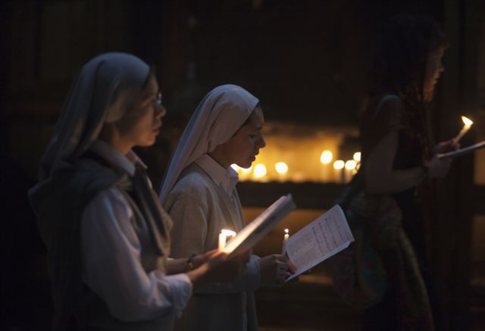Εκατοντάδες πιστοί γιορτάζουν το Πάσχα στους Αγίους Τόπους - Φωτογραφία 1