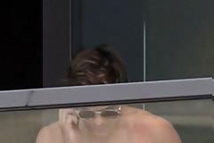 Ο Ζακ Έφρομ ξύνει τα @@ του κυριολεκτικά ( Photo )