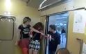 Ρωσία: Χαστουκίζουν τη δεσποινίς επειδή έκανε χειρονομία…