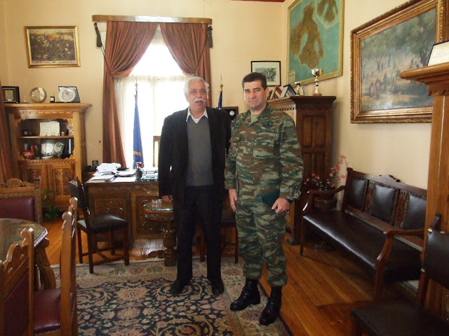 Με τον νέο Διοικητή της 98 ΑΔΤΕ συναντήθηκε ο περιφερειάρχης Βορείου Αιγαίου - Φωτογραφία 1