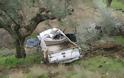 Παρ' ολίγον τραγωδία στις Μοίρες - Αυτοκίνητο με παιδιά καρφώθηκε σε δέντρο