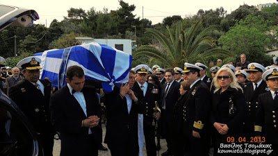 Με τιμές εν ενεργεία αρχηγού Γ.Ε.Ν. αγκάλιασε η Κυμαϊκή Γή τον Ναύαρχο Νικόλαο Παππά - Φωτογραφία 12