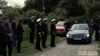 Με τιμές εν ενεργεία αρχηγού Γ.Ε.Ν. αγκάλιασε η Κυμαϊκή Γή τον Ναύαρχο Νικόλαο Παππά - Φωτογραφία 21