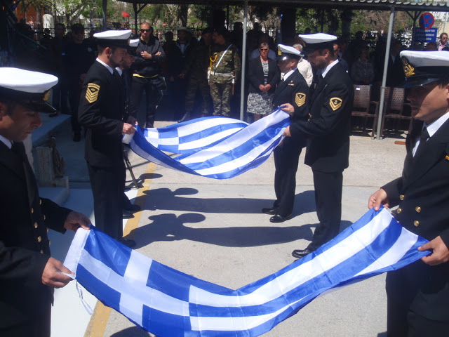 Ο Π. Παναγιωτόπουλος & συγγενείς των πεσσόντων στα αποκαλυπτήρια προτομών των ηρώων στα Ίμια (Φωτό - Βίντεο) - Φωτογραφία 5