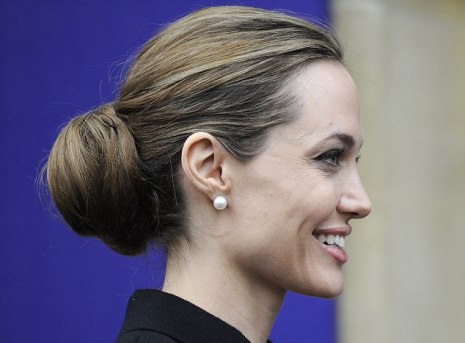 Η Angelina Jolie μεγάλωσε: Δείτε τη star με γκρίζα μαλλιά και ρυτίδες - Φωτογραφία 4