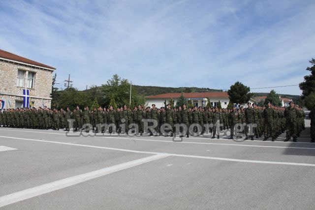 Ορκωμοσία Β΄ΕΣΣΟ του 2013 στο Κέντρο Εκπαίδευσης Υλικού Πολέμου στη Λαμία (Βίντεο - Φωτό) - Φωτογραφία 2