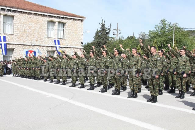 Ορκωμοσία Β΄ΕΣΣΟ του 2013 στο Κέντρο Εκπαίδευσης Υλικού Πολέμου στη Λαμία (Βίντεο - Φωτό) - Φωτογραφία 7