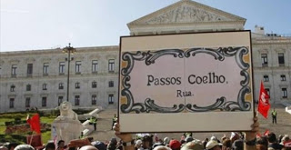 Διαδήλωσαν κατά της λιτότητας στην Λισαβόνα - Φωτογραφία 1