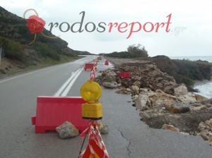 Τρίτος μήνας και ο δρόμος που κατέρρευσε στη Ρόδου Καμείρου…ανύπαρκτος! - Φωτογραφία 3