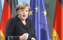 Γερμανία: Δεν θα αποχωρήσει πρόωρα η Merkel