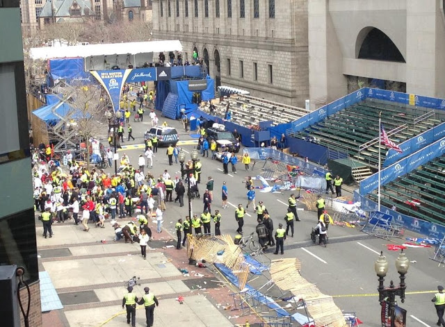 LIVE: Μακελειό στον Μαραθώνιο της Βοστόνης - Φωτογραφέις και video από το σημείο της τραγωδίας - Φωτογραφία 3