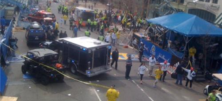 Τρόμος και χάος: Τραυματίες και νεκροί από δύο εκρήξεις στο Μαραθώνιο της Βοστόνης - Δείτε video - Φωτογραφία 1