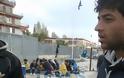 Μυτιλήνη 2013: Πρόσφυγες στη βροχή, πρόσφυγες «μπαλάκι» αστυνομίας και λιμενικού - Φωτογραφία 3