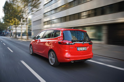 Opel Zafira 2.0 CDTI BiTurbo (143 kW/195 hp, 400 Nm, Πετρέλαιο) για γρήγορους οικογενειάρχες! - Φωτογραφία 2