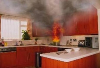 Πάτρα: Φωτιά σε διαμέρισμα γιατί άρπαξε η κατσαρόλα - Φωτογραφία 1