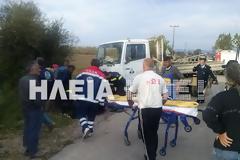 Ηλεία: Nέα τραγωδία - Μοιραία σύγκρουση για 23χρονη στα Λεχαινά - Το μηχανάκι της σφηνώθηκε σε φορτηγό