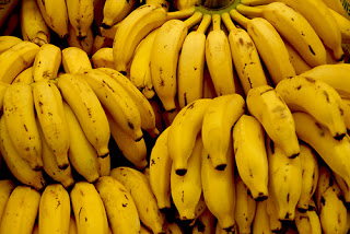 Καθαρίζοντας μια μπανάνα σαν… μαϊμού! [Video] - Φωτογραφία 1