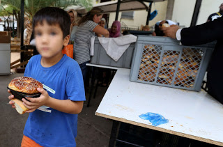 Η μνημονιακή πολιτική διευρύνει την παιδική φτώχεια στην Ελλάδα - Φωτογραφία 1
