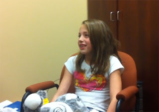 ΣΥΓΚΛΟΝΙΣΤΙΚΟ VIDEO: 10χρονο κωφό κορίτσι ακούει για πρώτη φορά τη φωνή του !!!! - Φωτογραφία 1