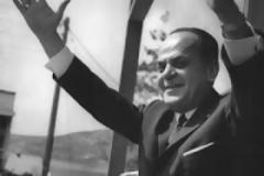 “Το μεγάλο ψέμα της «τιμιότητας» των δικτατόρων” - Τα σκάνδαλα της Χούντας (7 χρόνια αρπαχτή)...!!!