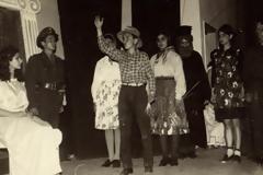 21 Απριλίου 196(9)! Χειραγώγηση Μαζών μέσω Καπήλευσης Αξιών! Το νου σας!