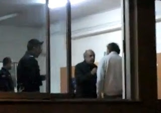 Ο Κολλάτος κρατούμενος στο αστυνομικό τμήμα Συντάγματος [Video] - Φωτογραφία 1