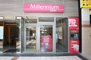 Οριστικά στον Όμιλο Πειραιώς η Millenium Bank - Έπεσαν σήμερα οι υπογραφές - Φωτογραφία 1