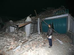 Μεγαλώνει ο απολογισμός του σεισμού - Εκατοντάδες μετασεισμοί στην Κίνα - Φωτογραφία 1