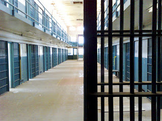 Γεωργιανή πάσαρε κινητό στις φυλακές Τρικάλων - Φωτογραφία 1