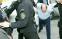 Αμετανόητοι οι επιστάτες της Μανωλάδας - Έφτυσαν τους δημοσιογράφους - Δείτε video
