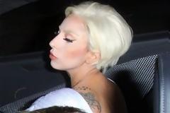Με νέο λουκ η Lady Gaga