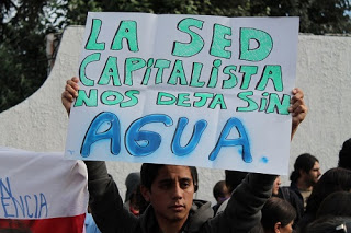 Μαζική διαμαρτυρία στην Χιλή κατά των νόμων που ιδιωτικοποίησαν το νερό - Φωτογραφία 1
