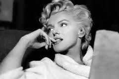 Σπάνια φωτογραφία της Marilyn Monroe από τα σχολικά της χρόνια