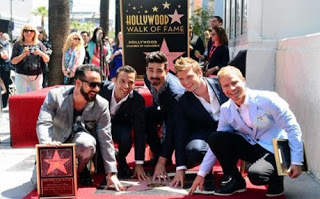 Backstreet Boys: Απέκτησαν το δικό τους αστέρι στη Λεωφόρο της Δόξας - Φωτογραφία 1