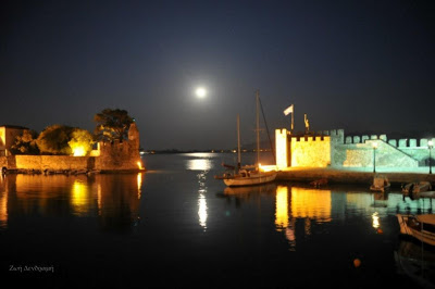Παιχνιδιάρικο φεγγάρι από το Λιμάνι της Ναυπάκτου - Φωτογραφία 6